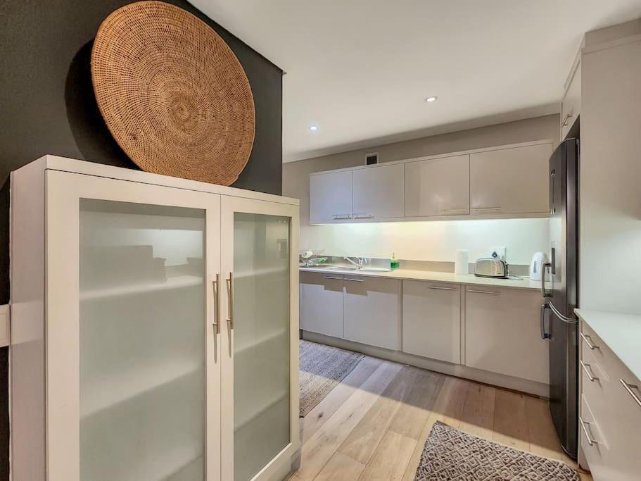 Cozy And Stylish With Exceptional Views! Apartment Cape Town