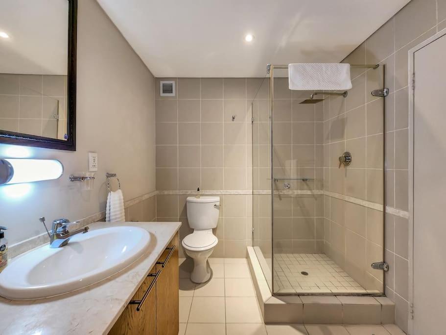 Apartment Cozy And Stylish With Exceptional Views! *